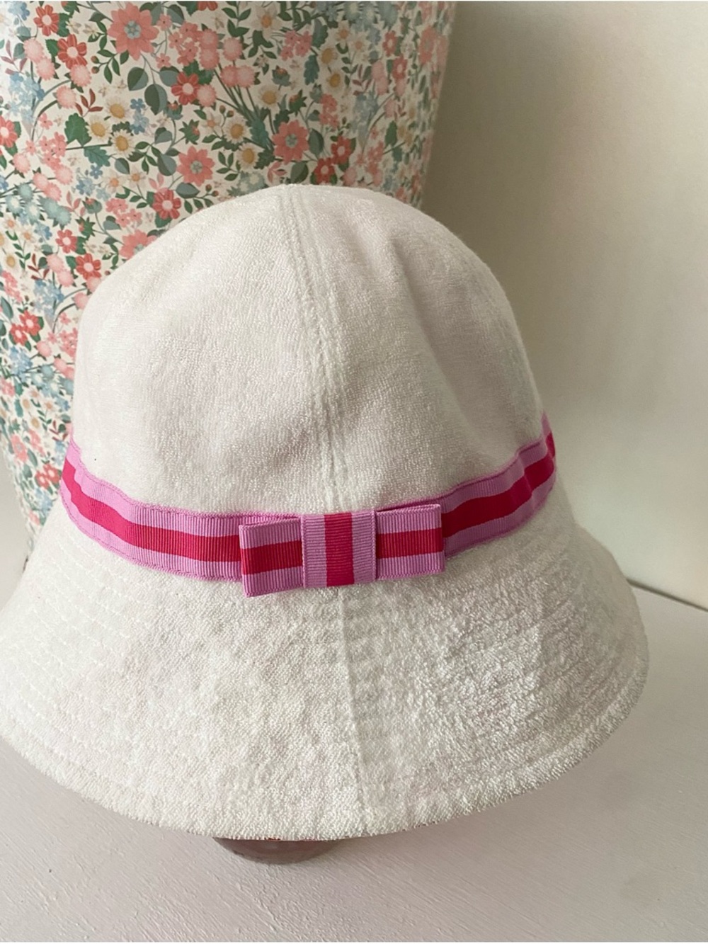 Y2K COACH Signature reversible white&pink Bucket Hat w/ Pink Ribbon Bow